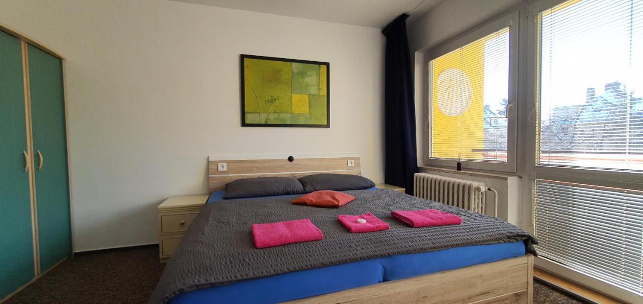 Hotel M-Tourist à Prague Extérieur photo