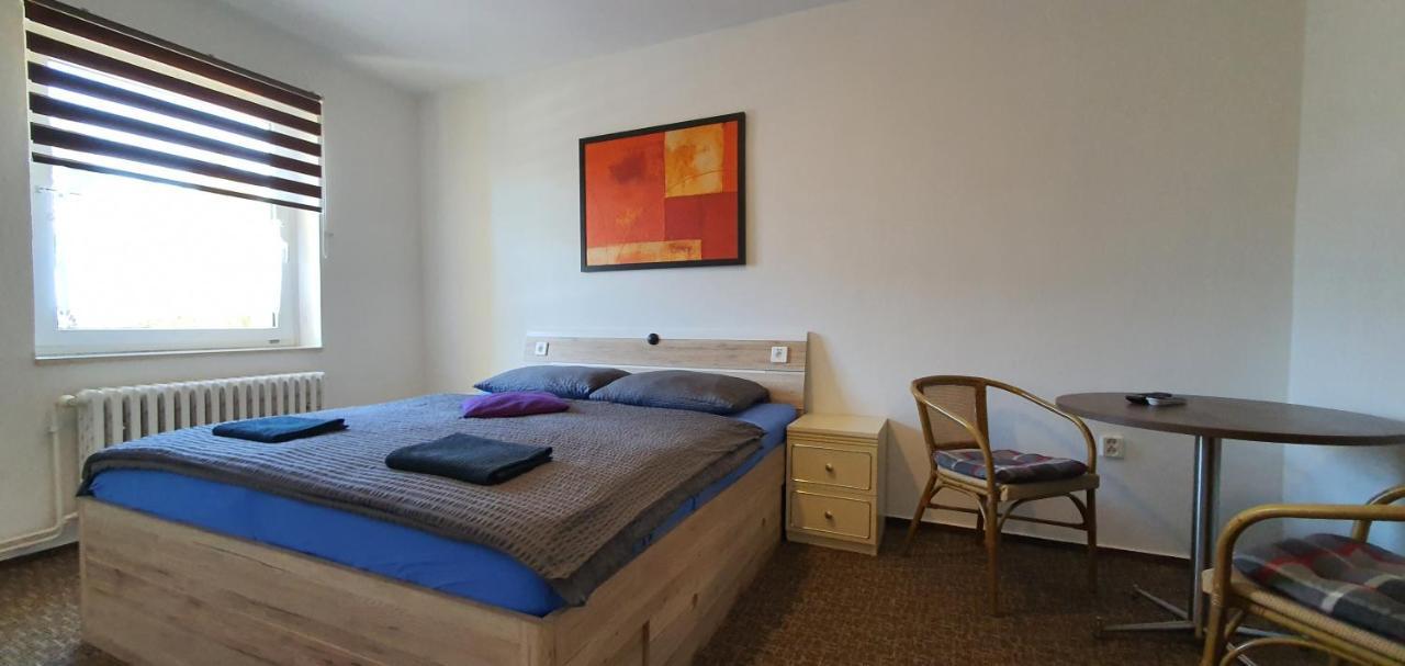 Hotel M-Tourist à Prague Extérieur photo