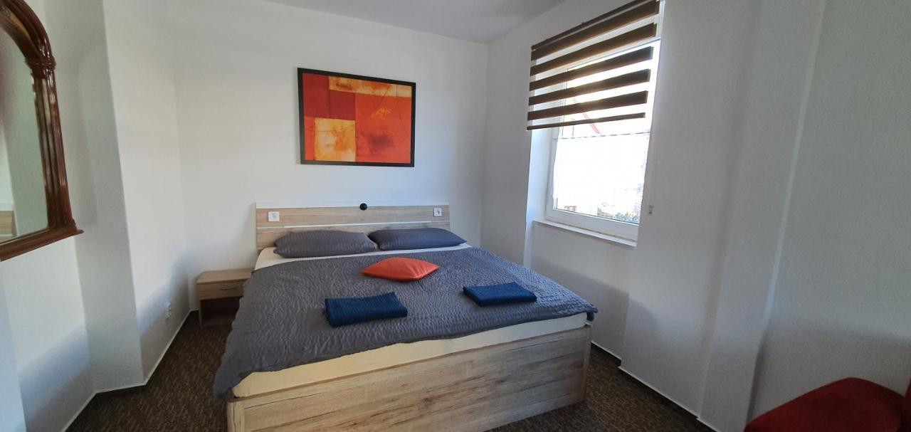 Hotel M-Tourist à Prague Extérieur photo