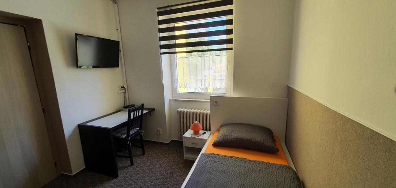 Hotel M-Tourist à Prague Extérieur photo