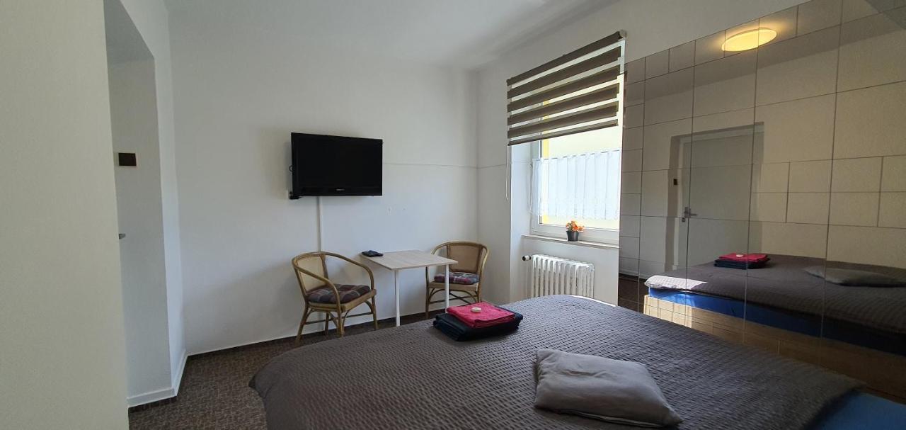 Hotel M-Tourist à Prague Extérieur photo